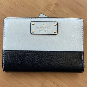 Kate Spade wallet ivory/black great condition